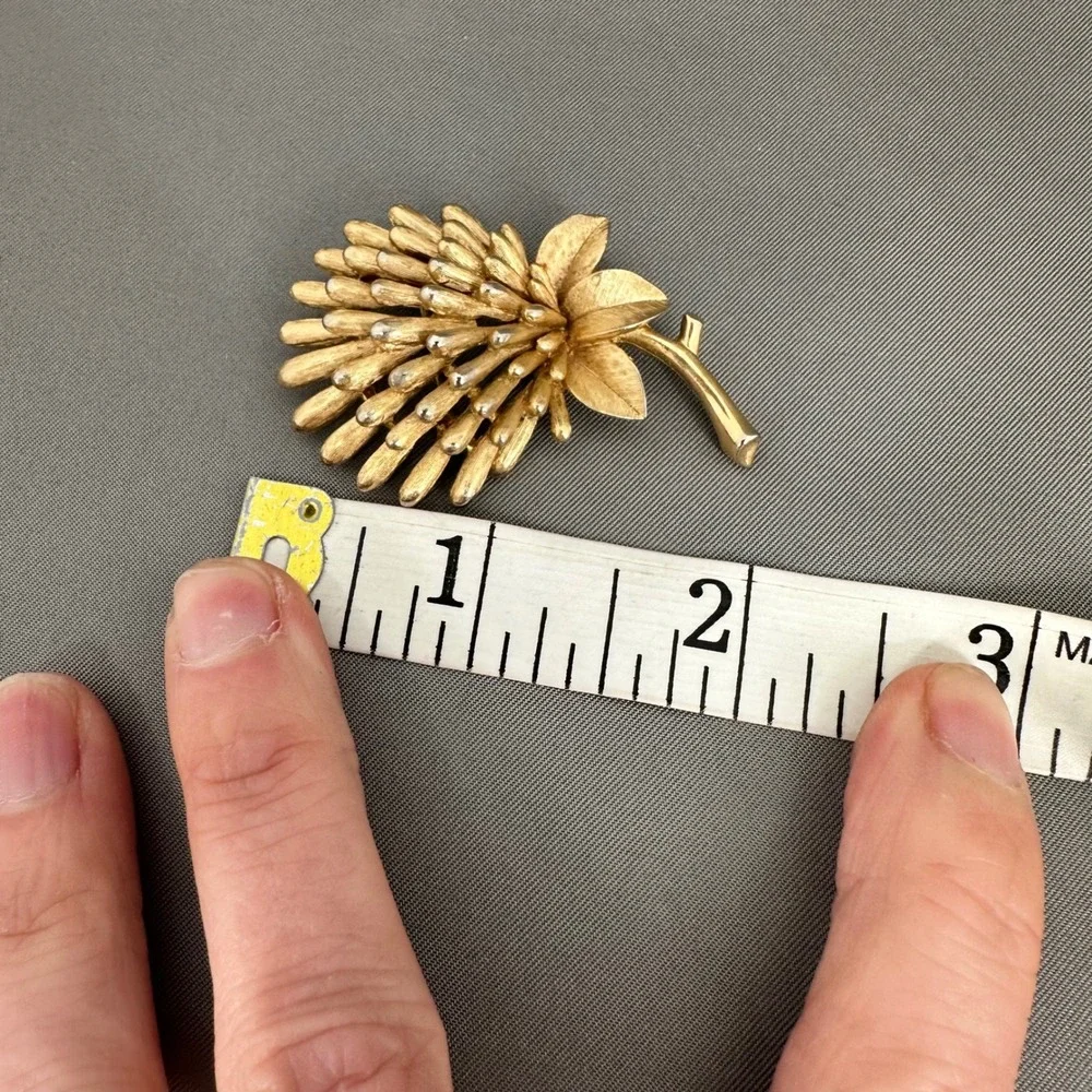 Vintage Trifari Crown Gold Tone Thistle Brooch and Clip On Earring Set Signed‎
